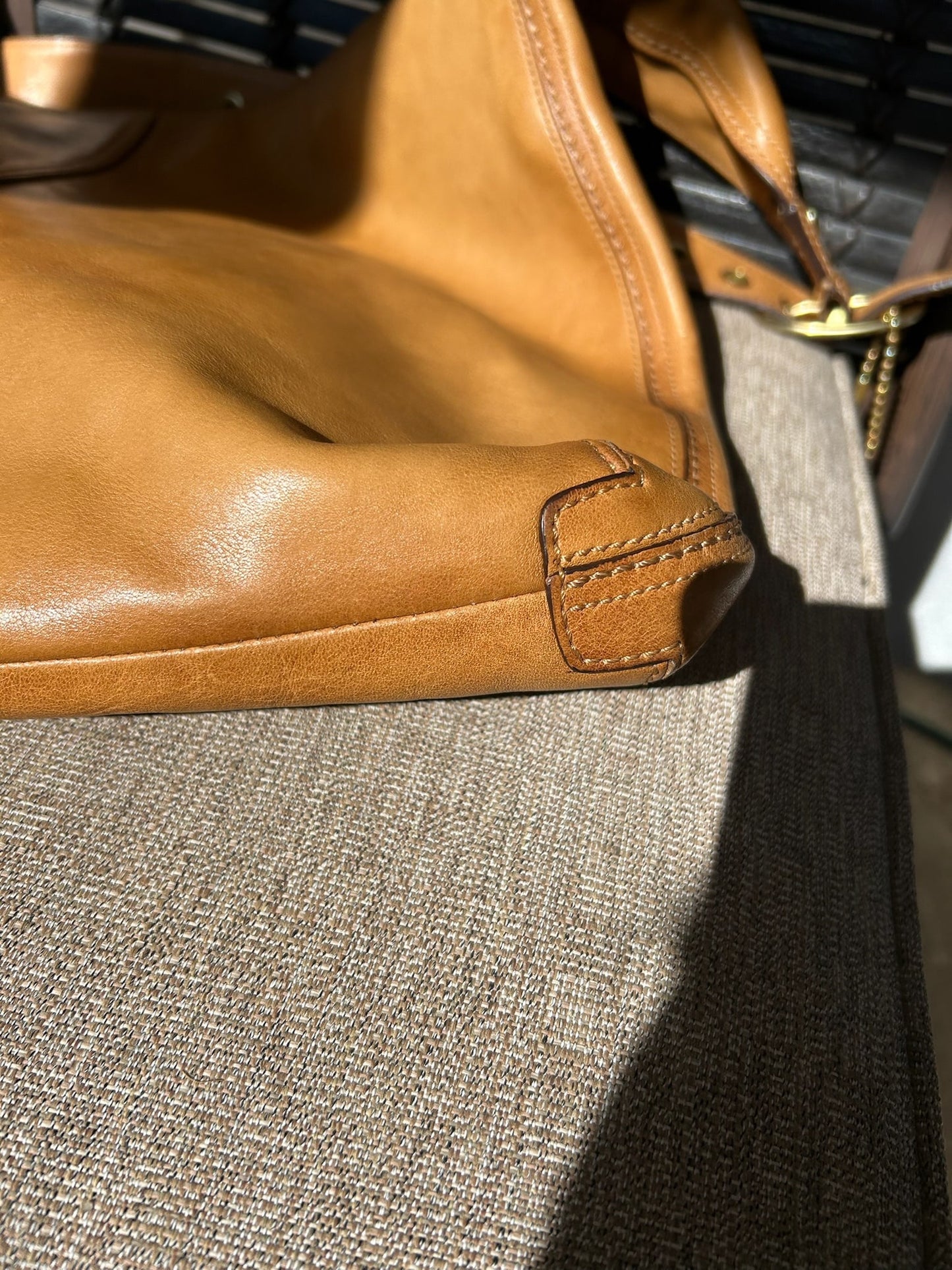 Coach Leather hobo Bag color (style 12399)