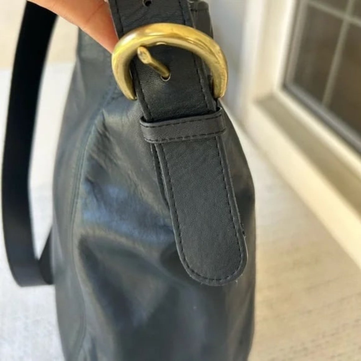 Elegant Navy Leather Shoulder Bag