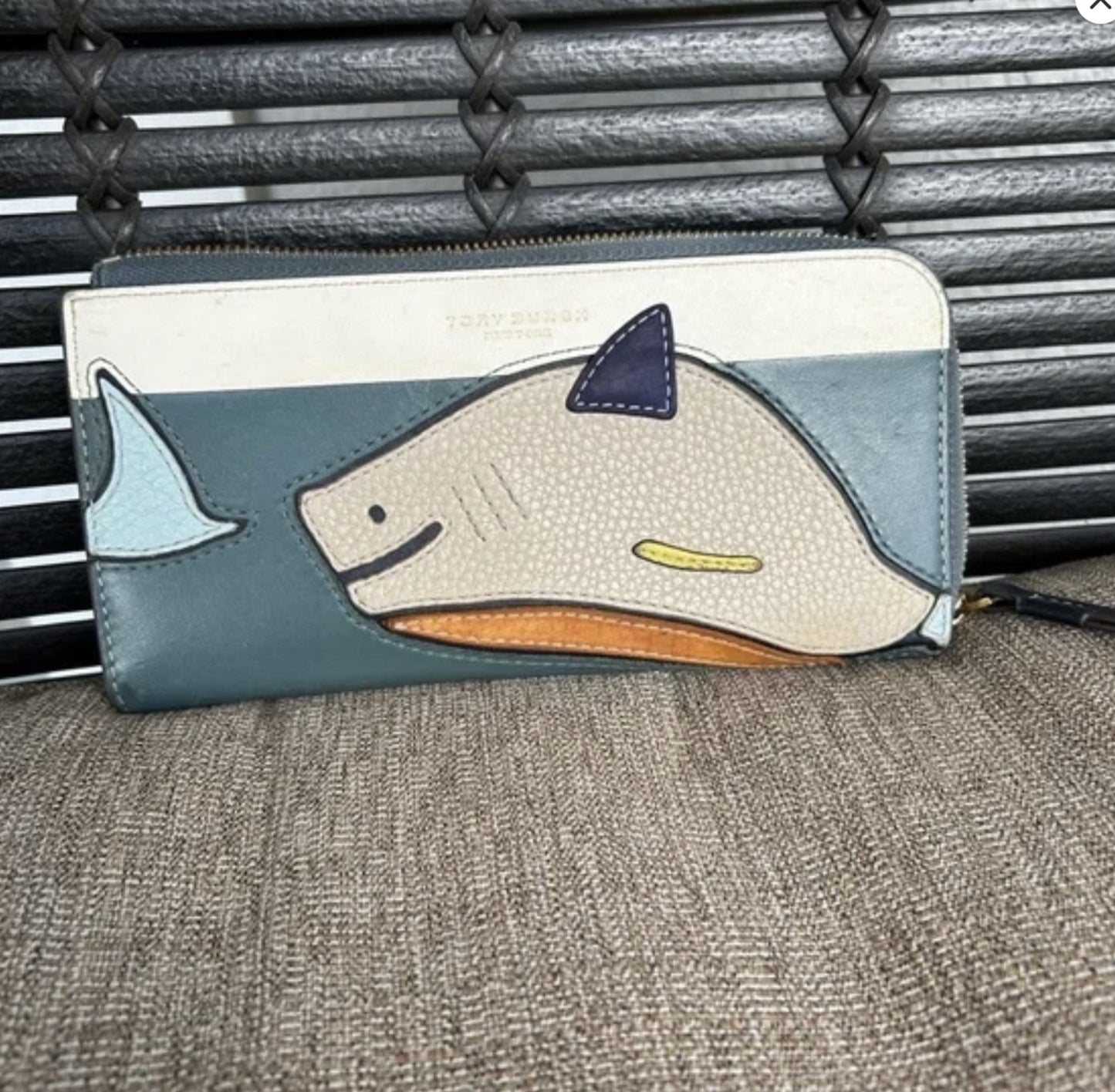 Vintage Tory Burch Perry Shark Applique Zip Continental Wallet
