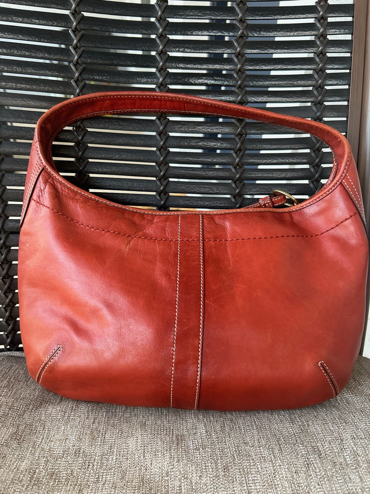 back view of the  Coach hobo bag