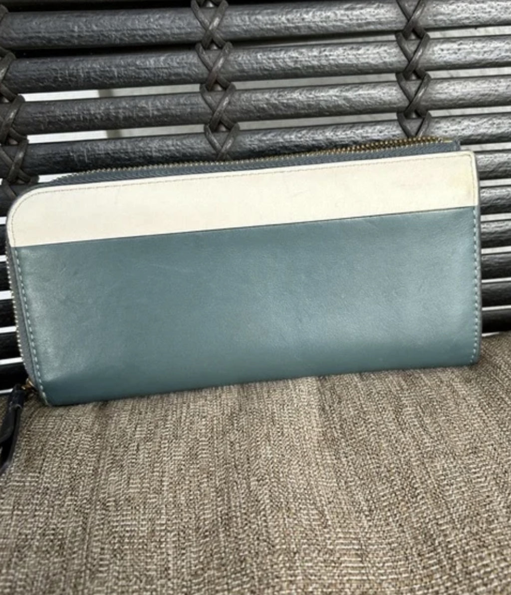 Vintage Tory Burch Perry Shark Applique Zip Continental Wallet