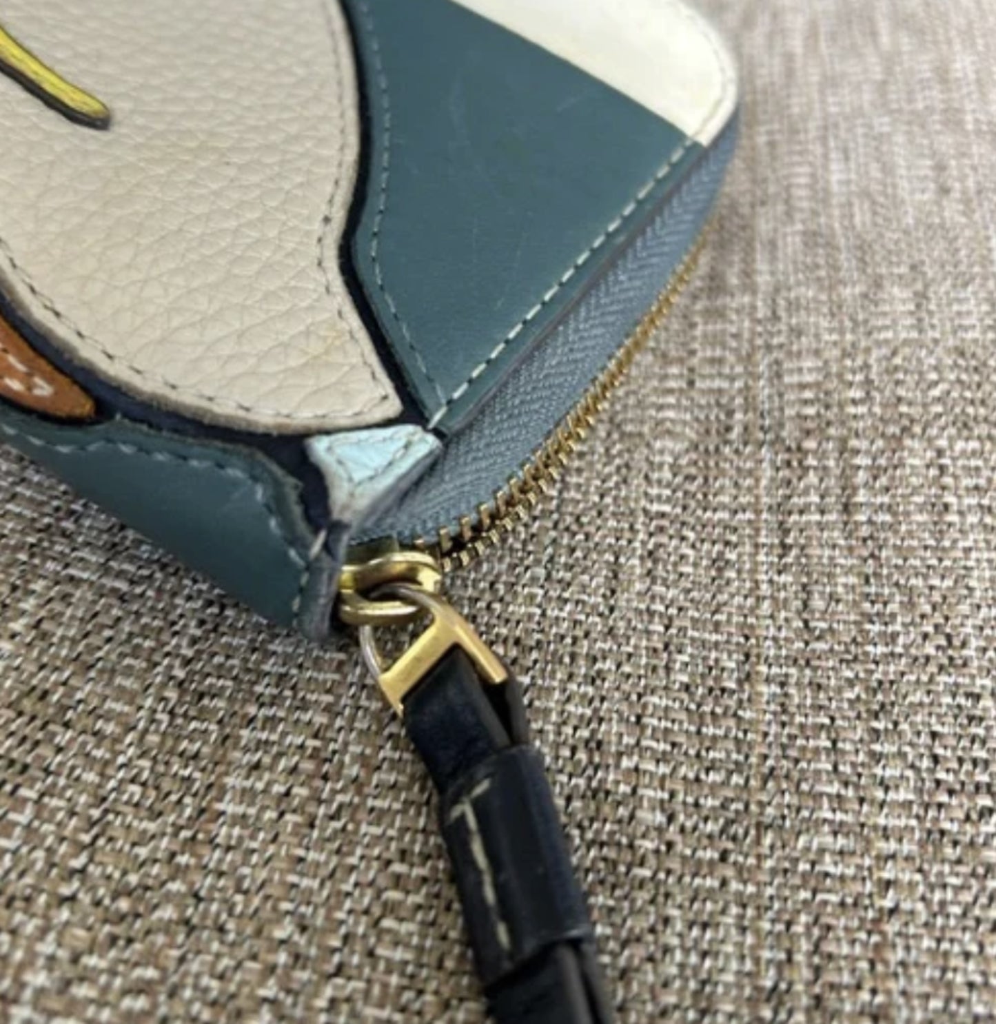 Vintage Tory Burch Perry Shark Applique Zip Continental Wallet