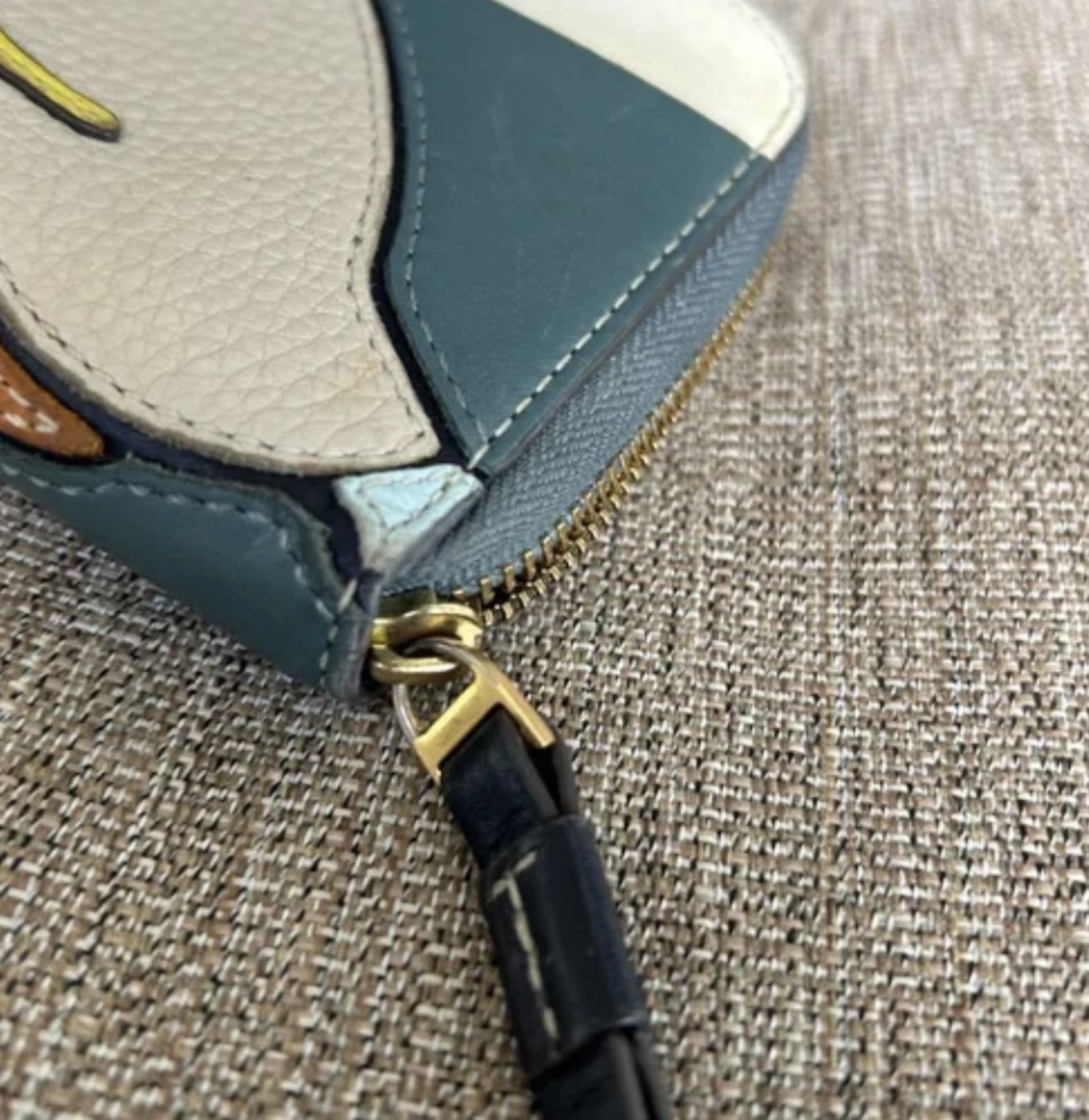 Vintage Tory Burch Perry Shark Applique Zip Continental Wallet